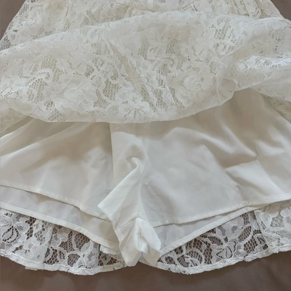 12th Tribe Giuliana White Lace Romper NWT - Picture 4 of 8